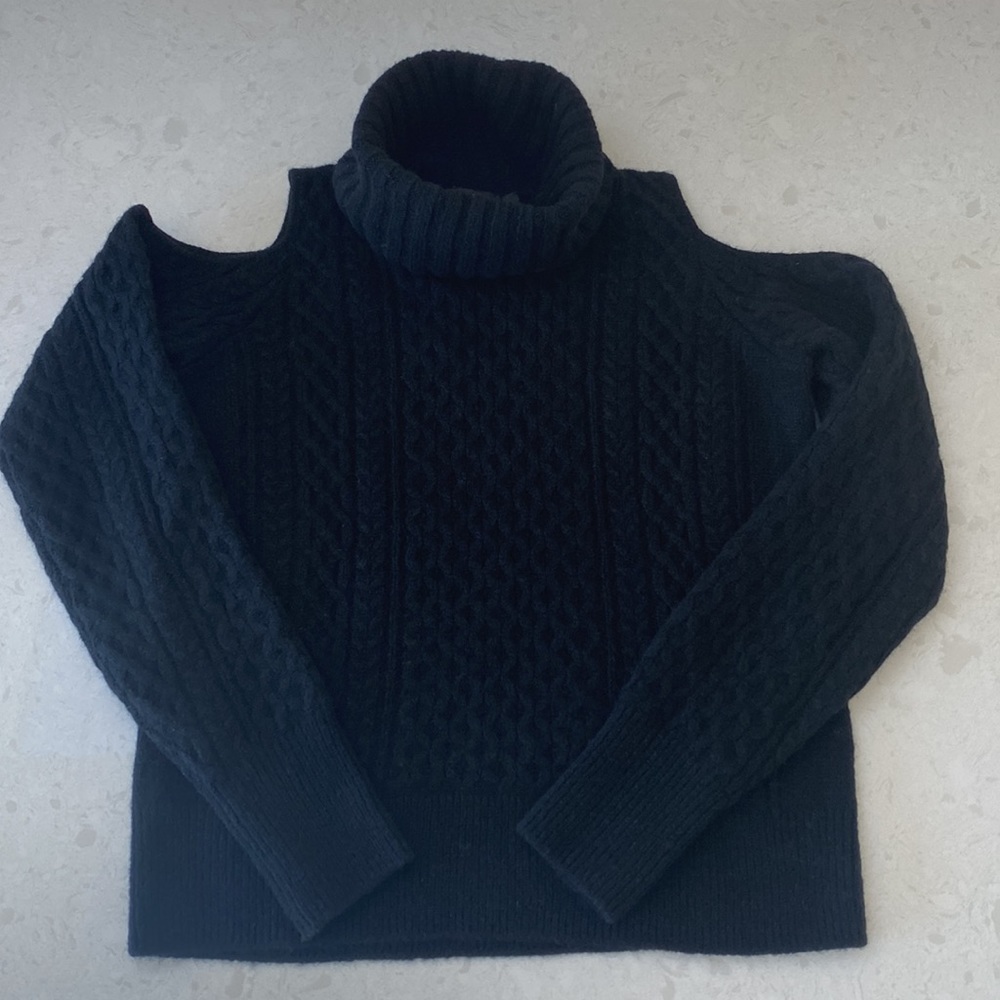 THEORY Cold Shoulder Black Cable Turtleneck size Small